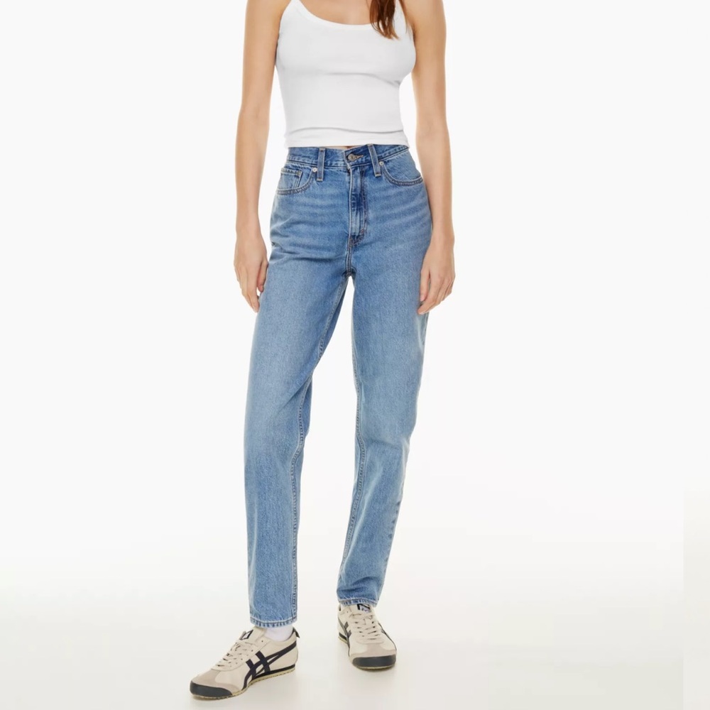 Levi’s 80s mom jean - barely worn! From aritzia